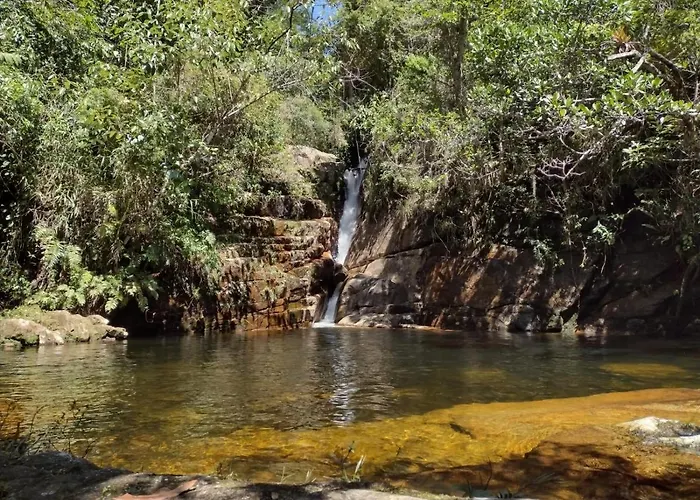 Bangalo A Beira Do Rio Em Plena Natureza